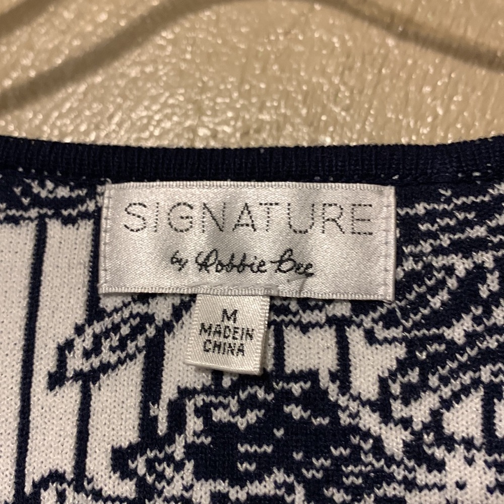 Signature by Robbie size M Sweater Dress navy white floral knit - Picture 5 of 5